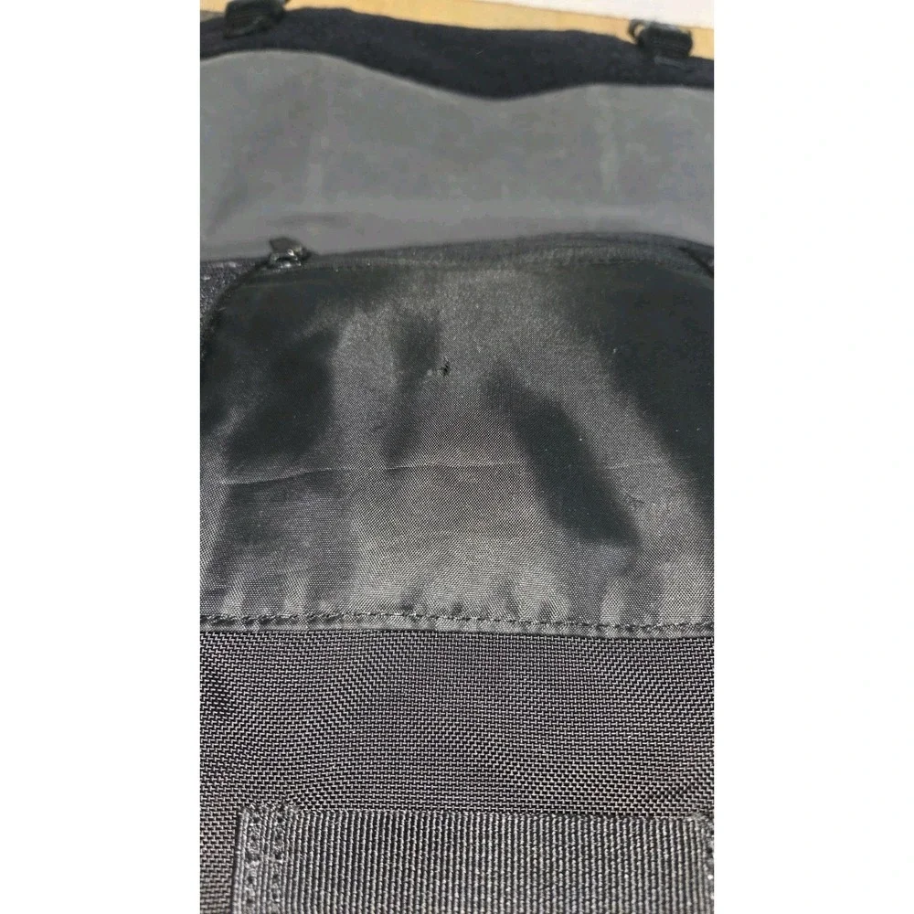TIMBUK2 Black Classic Messenger Bag Laptop Case 13-15 Inch Nylon TPU